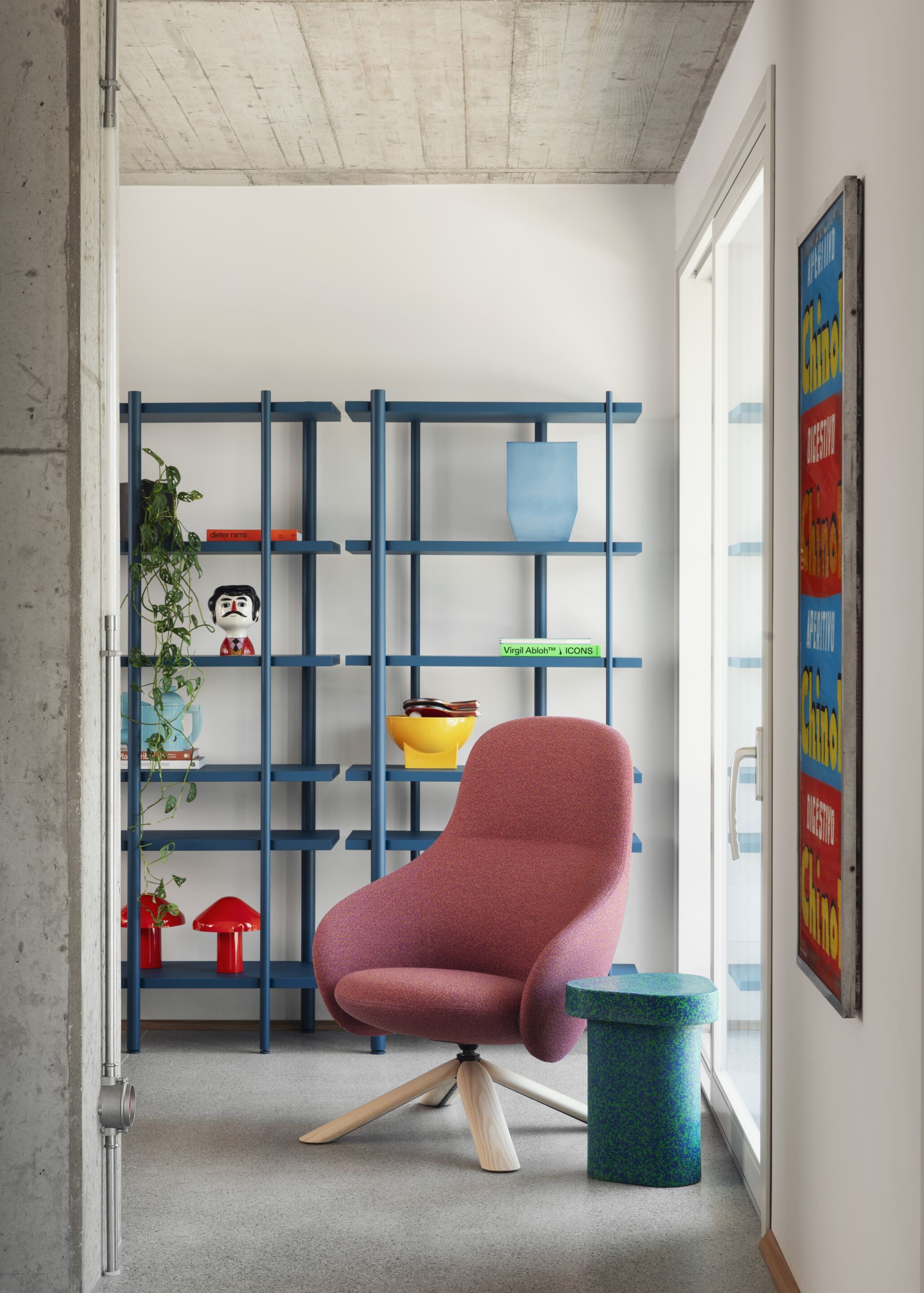 Рециркулированный пластиковый треугольный журнальный столик Miniforms SUPERPOP ARCH-00034148 - Вид №16