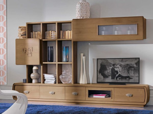 Деревянная секционная оборудованная стена