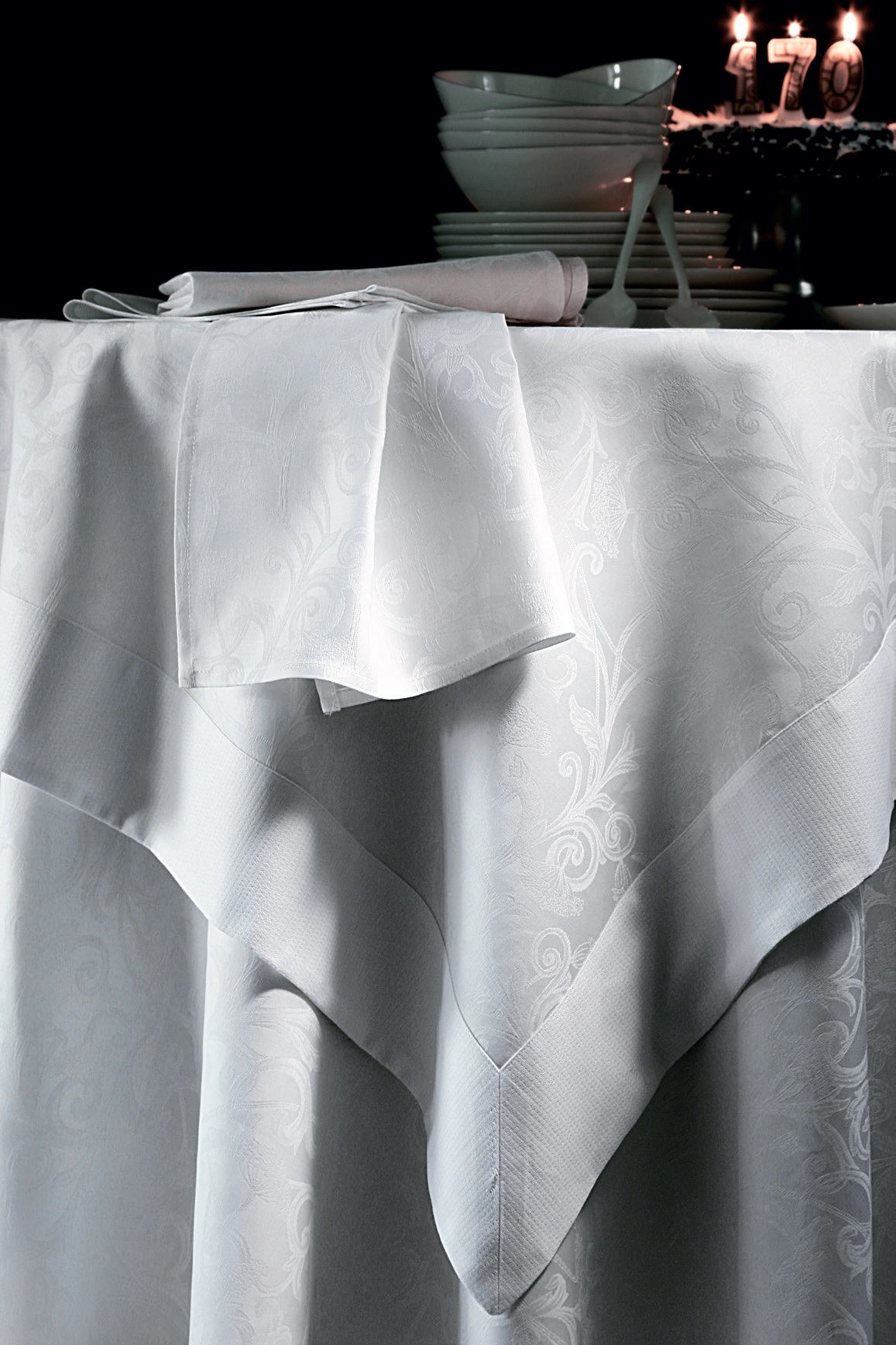 OMB_B_300 скатерть OMBELLE blanc белый 170/300 + 12 салфеток 100% хлопок жаккард Blanc des Vosges Santreyd 