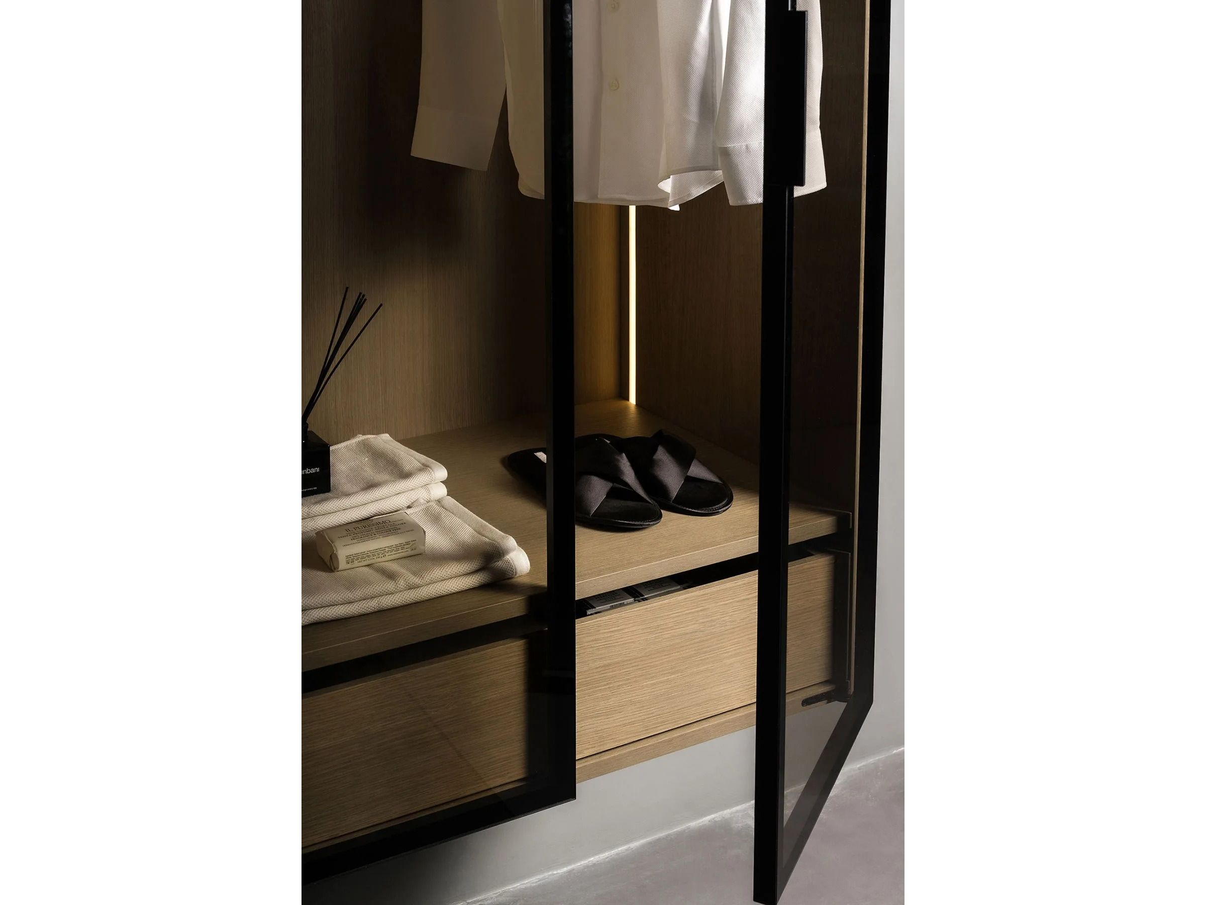 Деревянный шкаф для ванной комнаты со стеклянными дверцами Inbani слой ARCH-00041215 - Вид №9