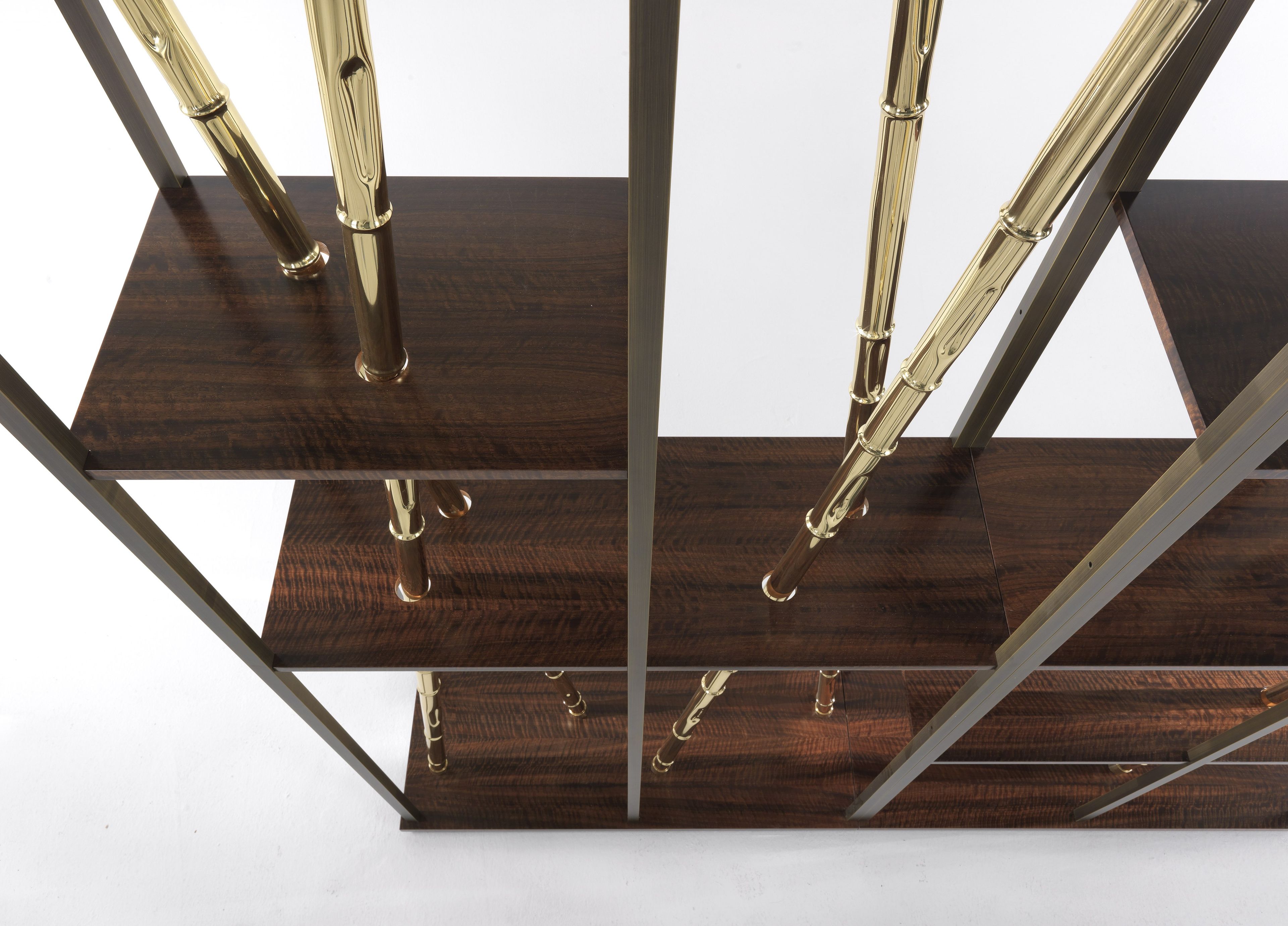 Книжный шкаф из эвкалипта и металла ETRO Home Interiors Taxila ARCH-00139044 - Вид №3