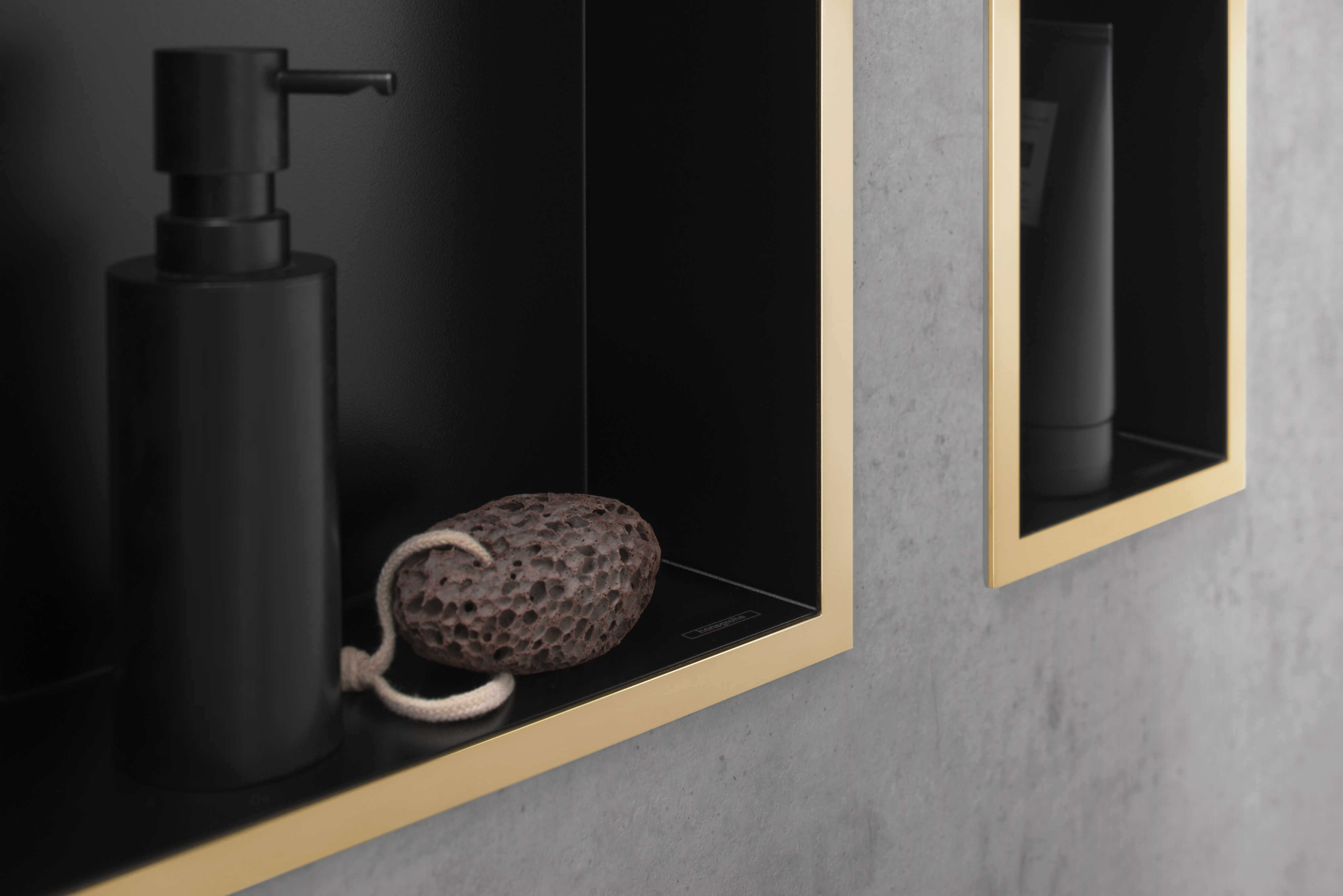 56098340 XtraStoris Individual Wall ниша Matt Black с дизайнерской рамкой 300/300/100 Hansgrohe  - Вид №3