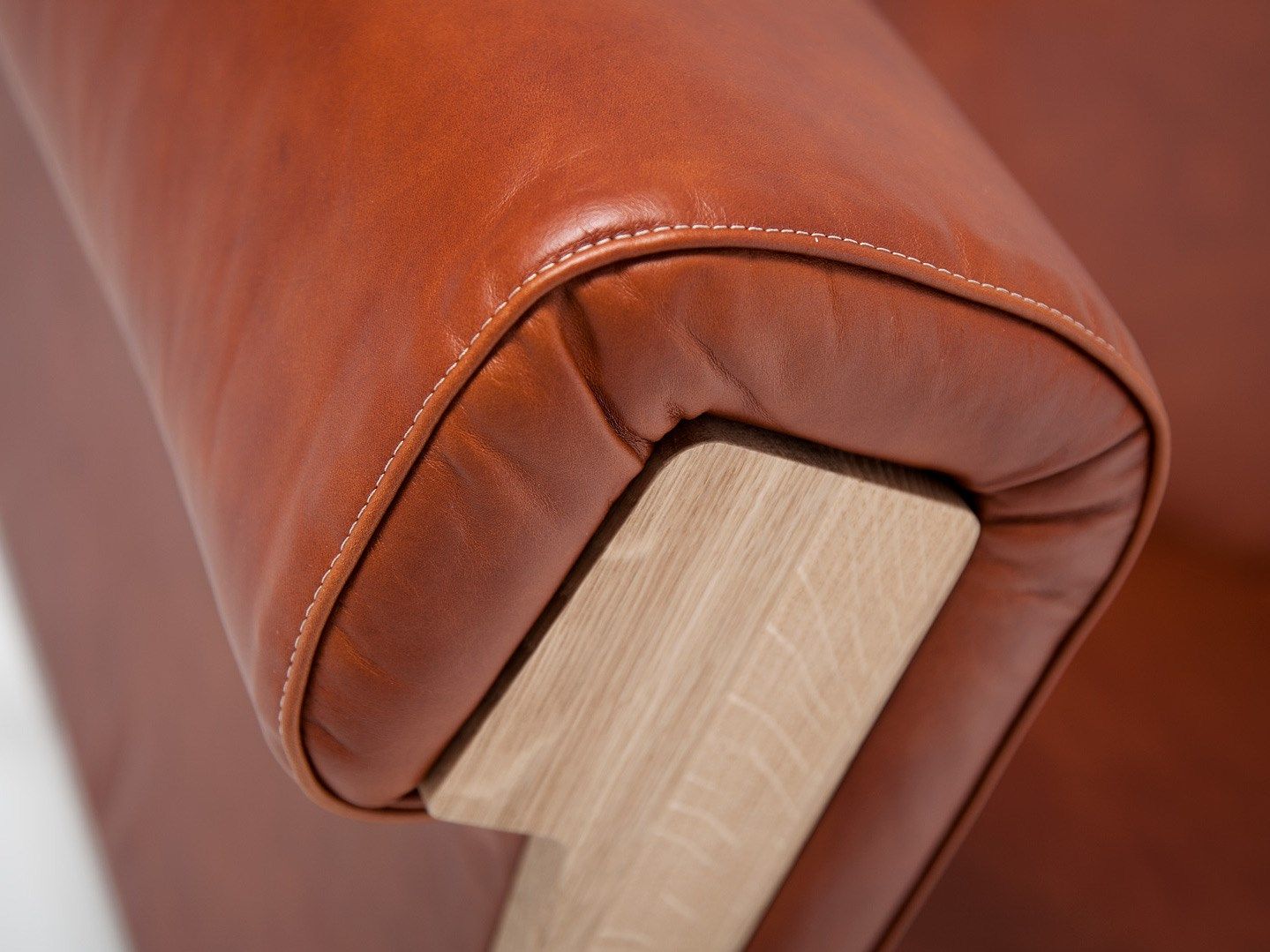 2-местный кожаный диван Liqui Contracts Hove Club ARCH-00007125 - Вид №2