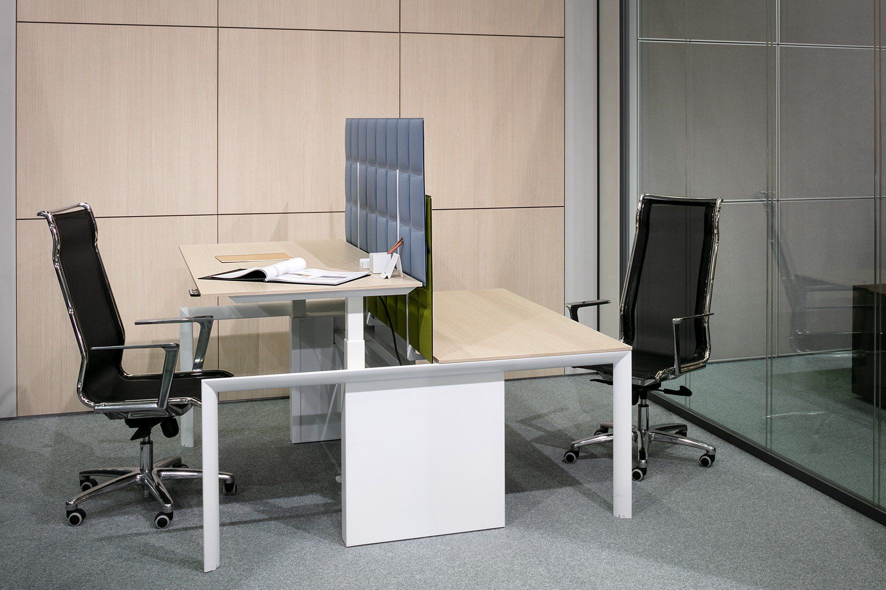 Стол с регулируемой высотой с несколькими звукопоглощающими перегородками CUF Milano Seventy seven ARCH-00049178 - Вид №1