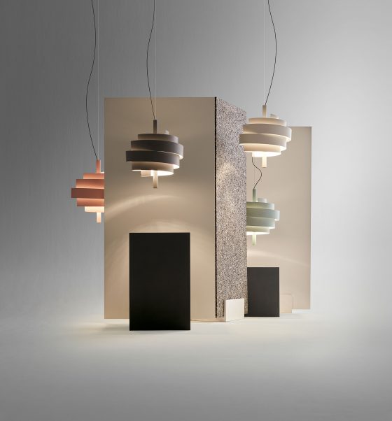 053821 Люстра белая Marset Piola 