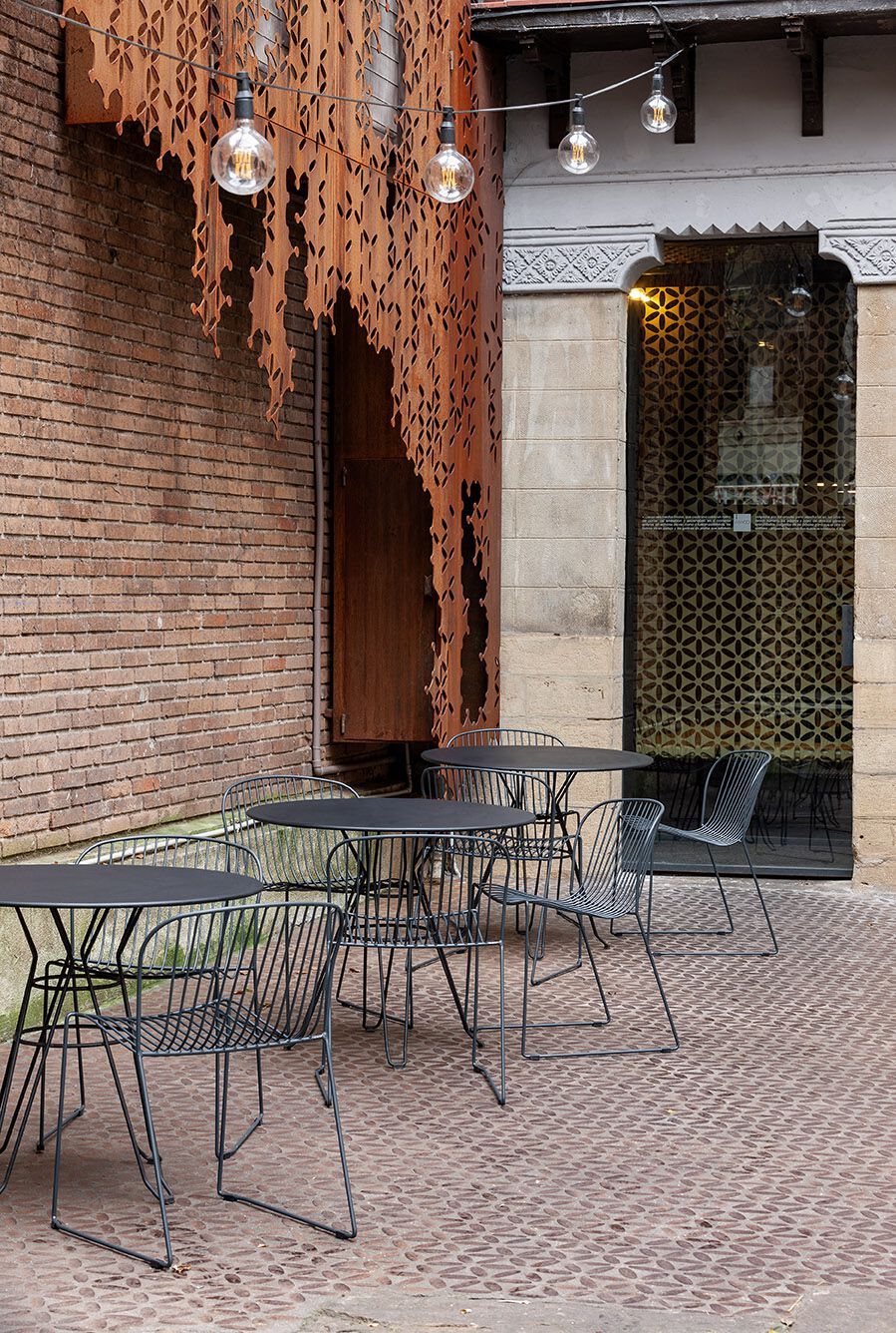 Стальной круглый садовый стол iSimar ARCH-00079333 - Вид №3