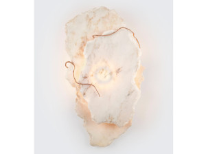 Аппликация ручной работы из камня и бронзы