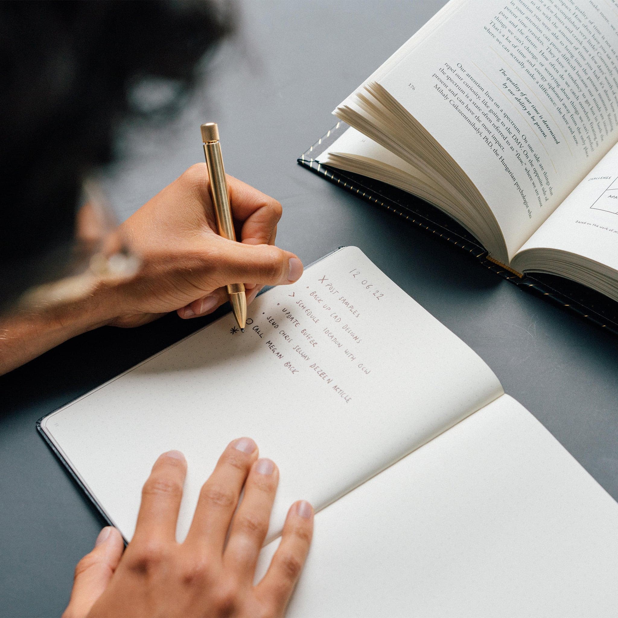 W111CHAR Обложка для ноутбука - Темно-серый - Moleskine Wingback  - Вид №5