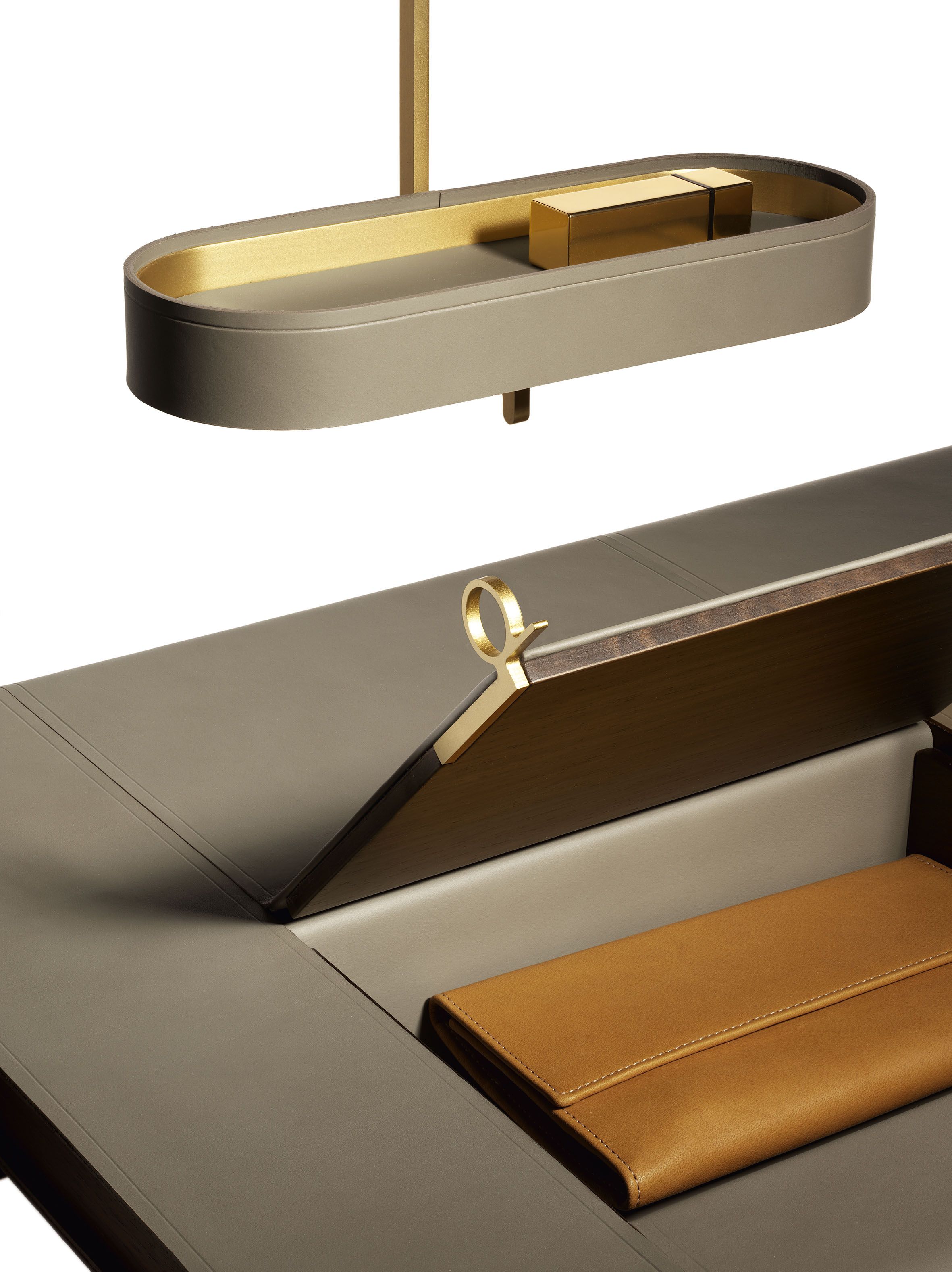 Деревянный туалетный столик Poltrona Frau коллекция-мебель и аксессуары ARCH-00115110