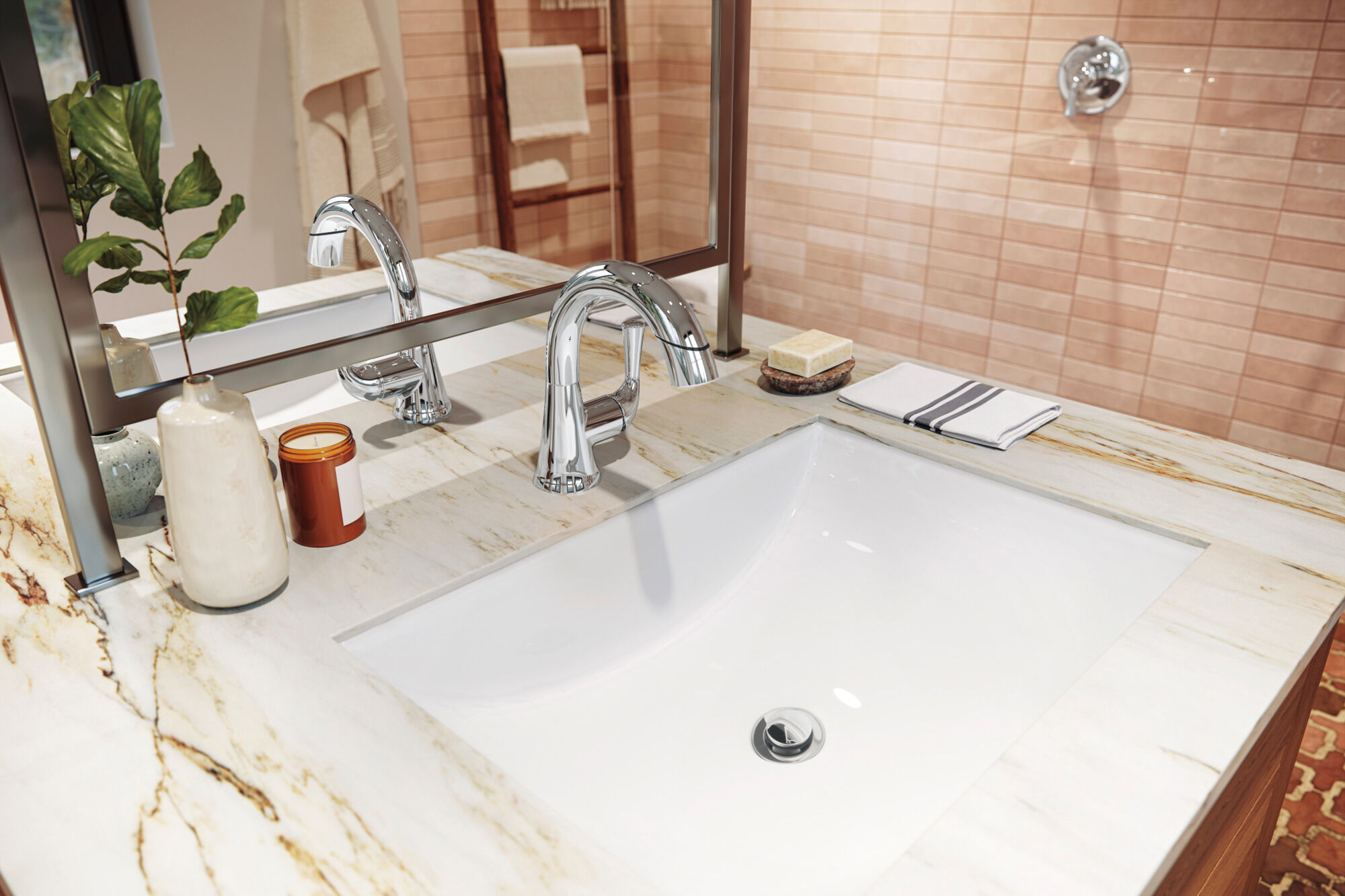 Выдвижной смеситель для ванной с одной ручкой Delta Faucet Kayra 533LF-SSPDMPU - Вид №2