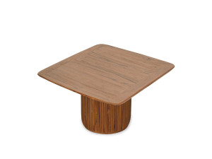 Деревянный квадратный стол