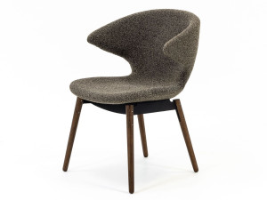 Мягкий тканевый стул с подлокотниками