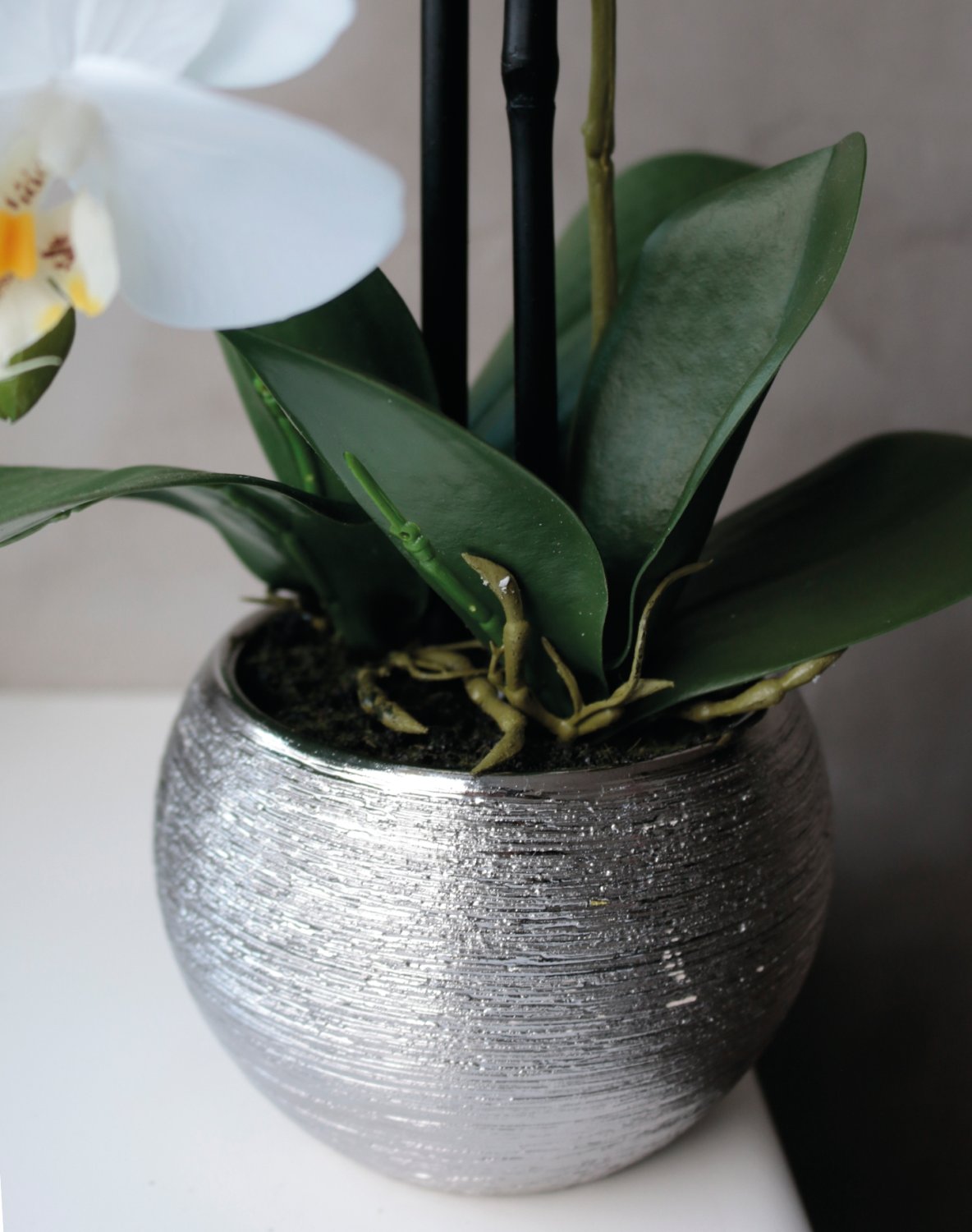 2777 778 a3 Пластиковая орхидея Phalaenopsis, 2-х кратная, горшечная, 45 см, real touch, бежево-белая H-andreas  - Вид №5