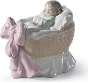 10669020 LLADRO Фигурка Lladro "Сокровище (девочка)" 7х9см Фарфор