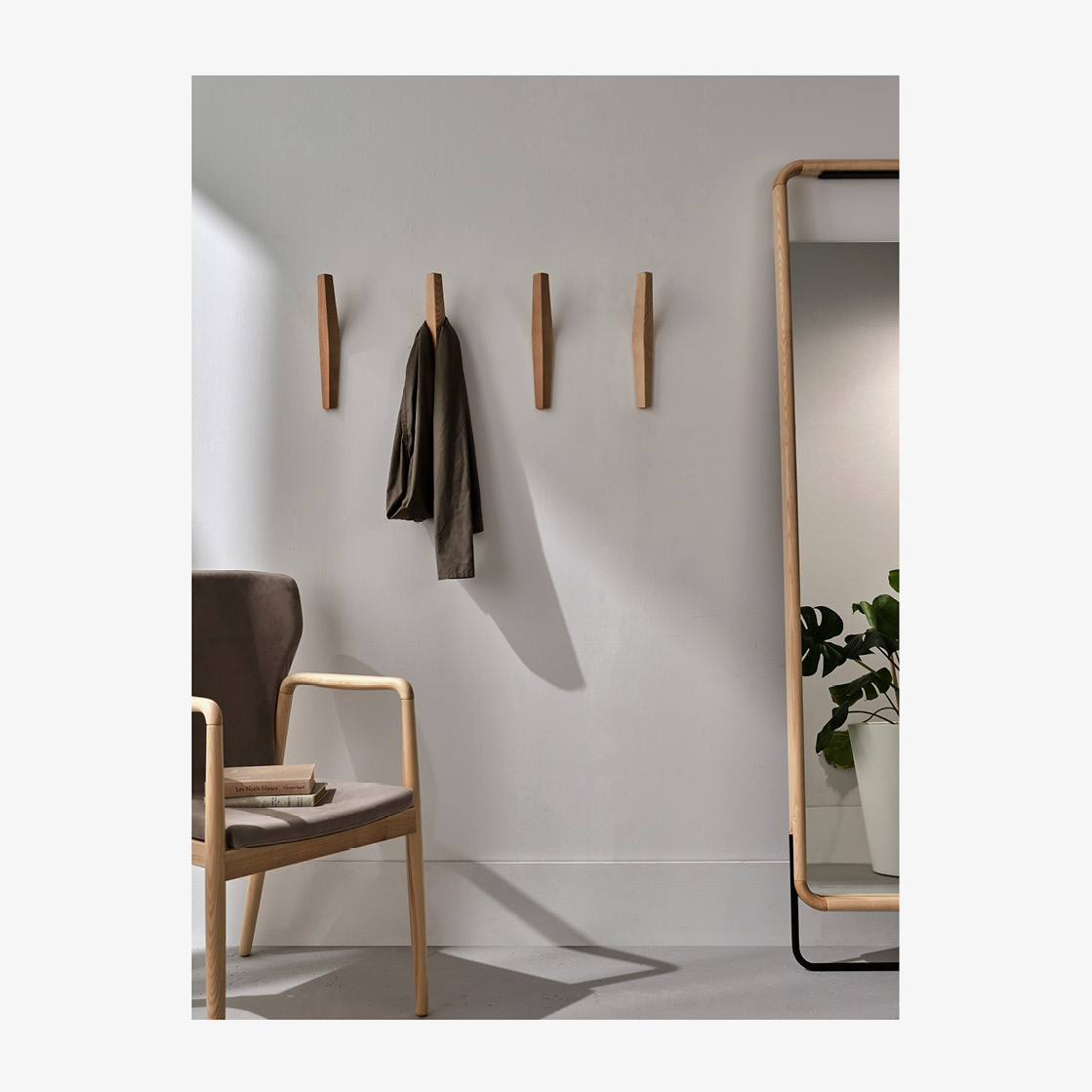 105303 Вешалка для одежды 2 шт Belta-Frajumar Hang Santreyd