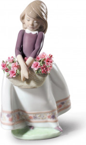 10669075 LLADRO Фигурка Lladro "Майские цветы (специальное издание)" 7х17см Фарфор