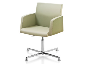 Офисное кресло с регулируемой высотой