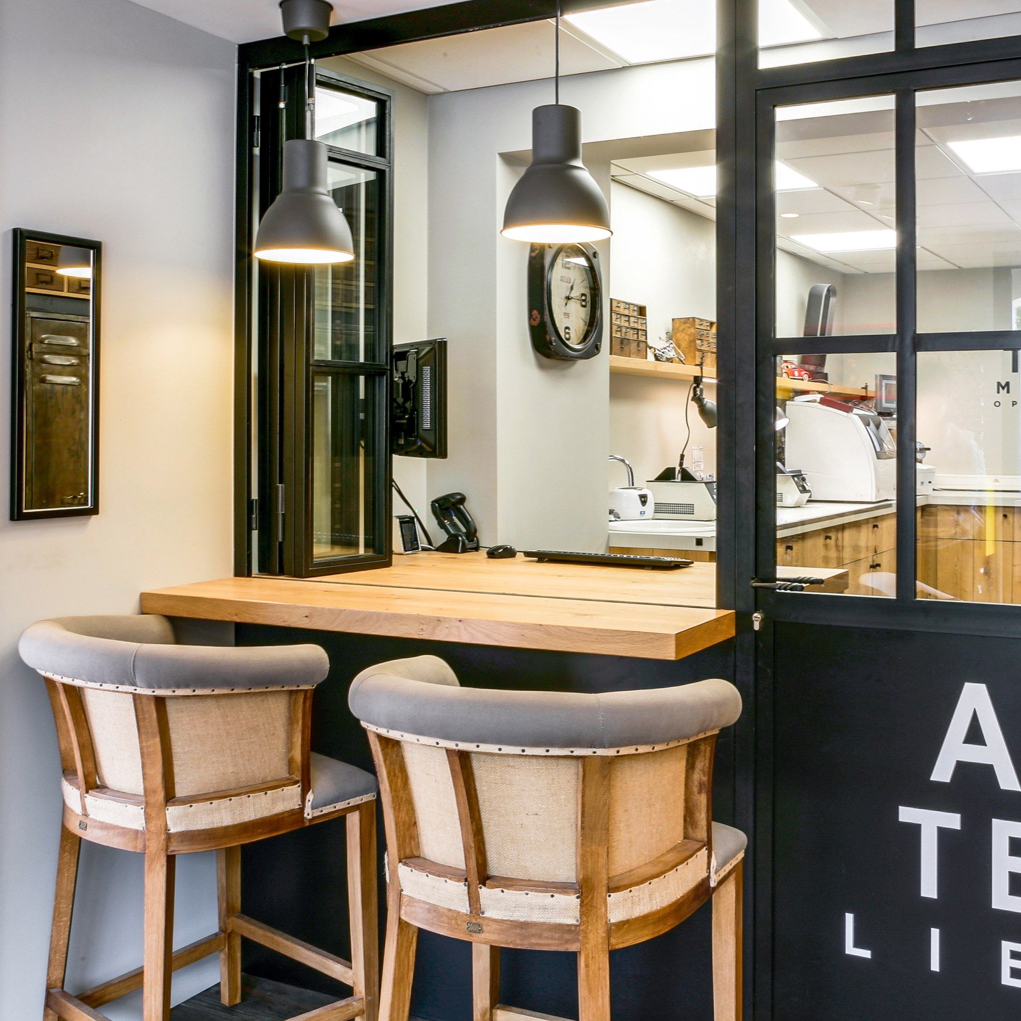 Высокий тканевый табурет с подставкой для ног со спинкой CREARTE COLLECTIONS Casino Essence ARCH-00065358 - Вид №5