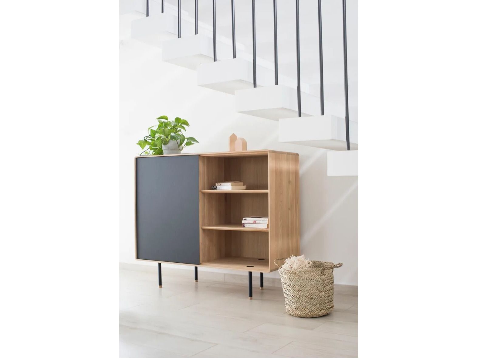 Шкаф из дуба с распашными дверцами Gazzda ARCH-00109584 - Вид №6