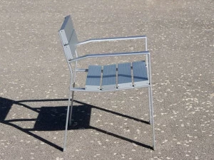 URBIDERMIS Скамья из алюминия с подлокотниками и спинкой Neoromántico