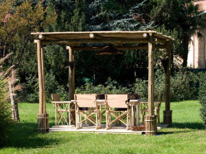 Gazebo quadrato in Eucalyptus grandis