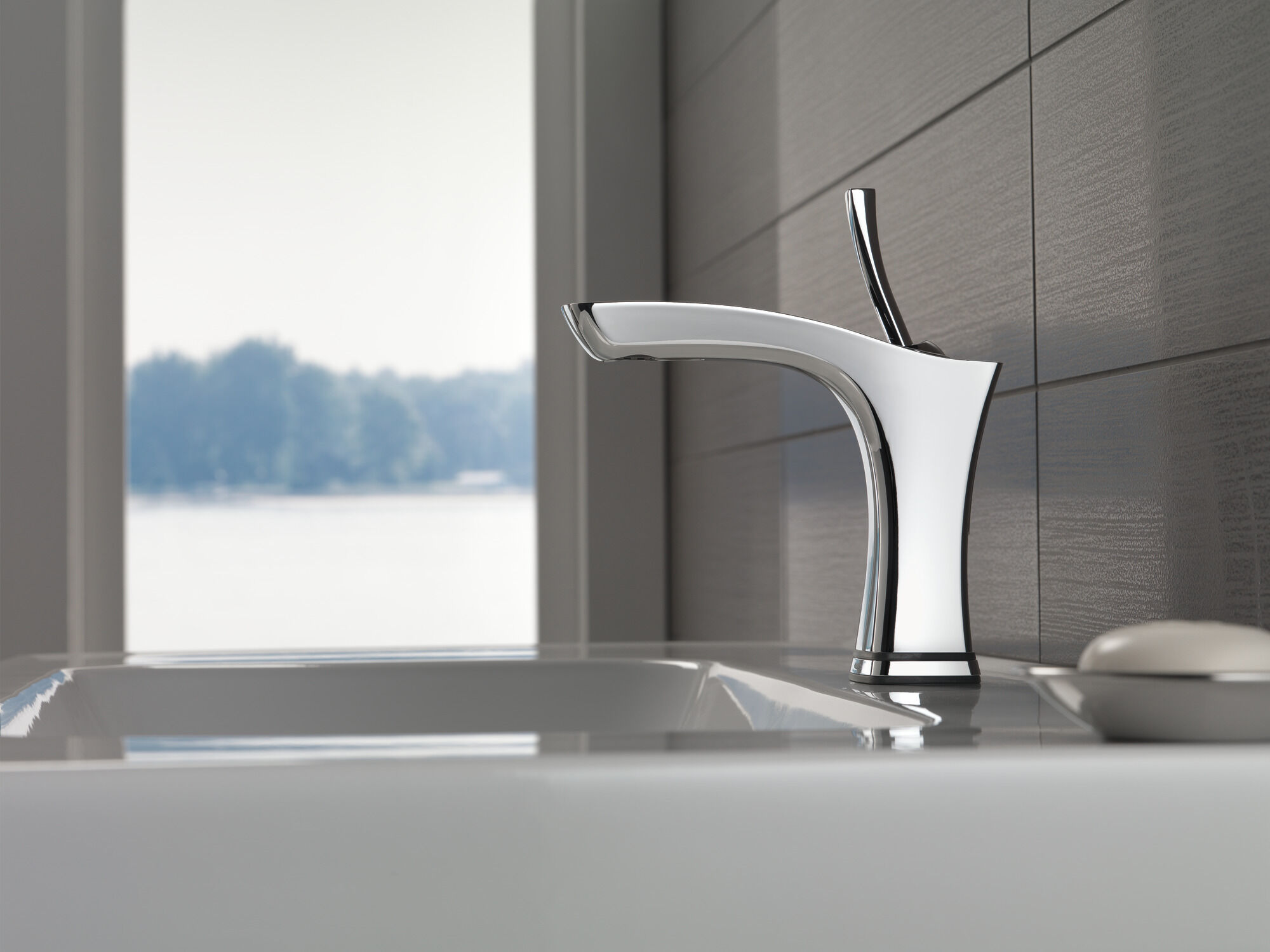 552TLF-PN Смеситель для ванной с одной ручкой с технологией Touch2O.xt® Delta Faucet Tesla Полированный никель - Вид №7