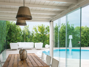 Раздвижные окна из алюминия и стекла