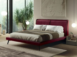 Двуспальная кровать из ткани