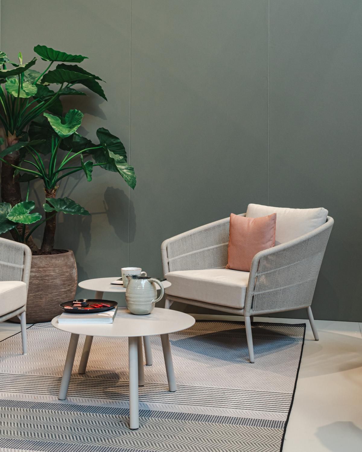 Тканевое садовое кресло с подлокотниками Vincent sheppard Akari ARCH-00114806 - Вид №2