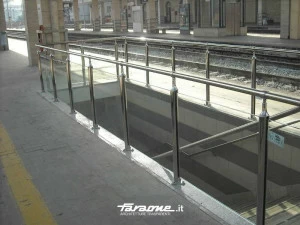 FARAONE Парапет из нержавеющей стали и стекла