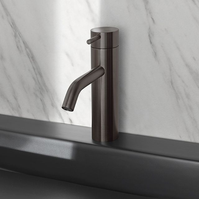 ONE001BKS Смеситель для раковины Linki ONE, Черная сатиновая сталь - Вид №1