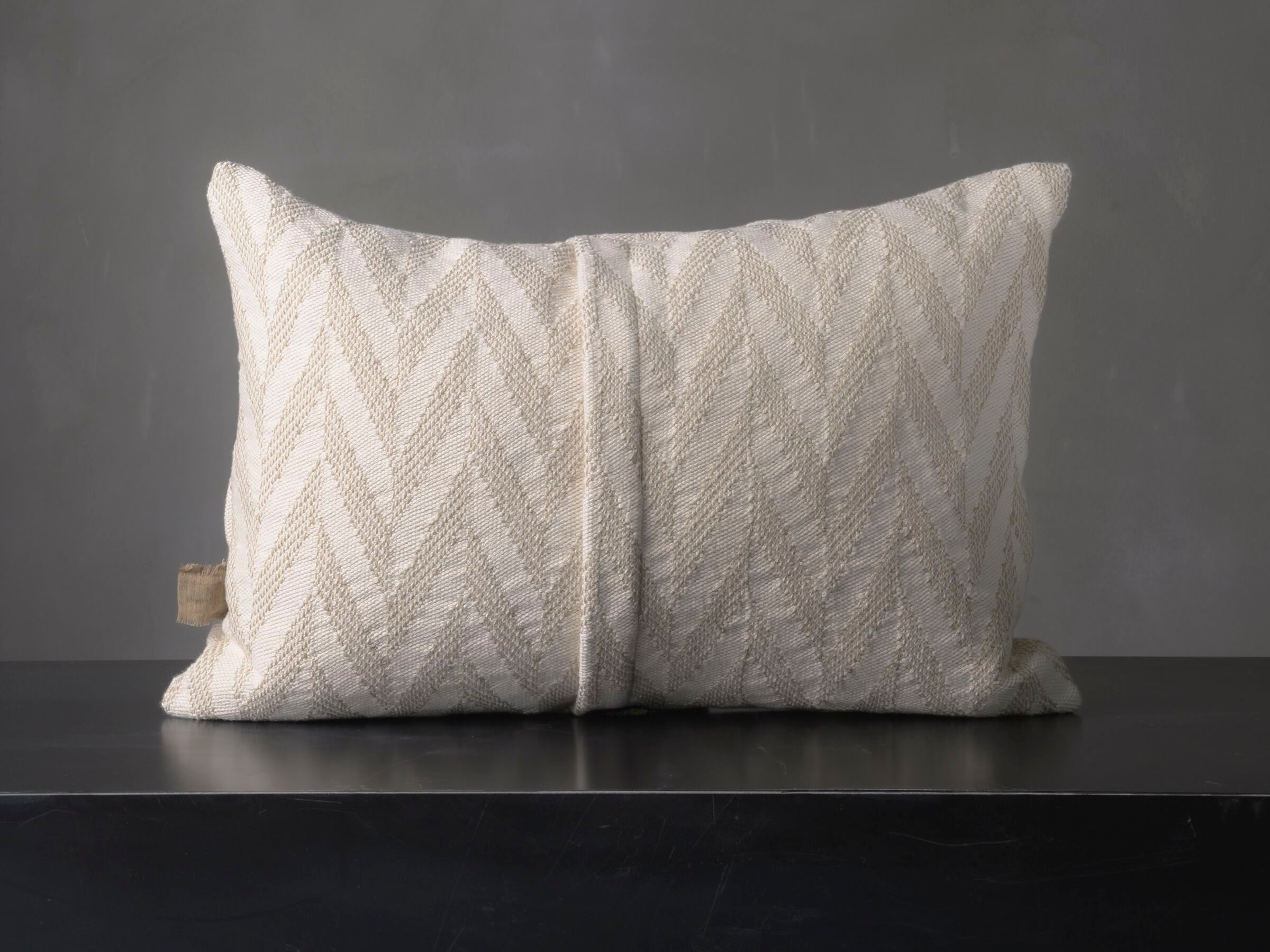 Прямоугольная подушка из хлопка и льна The House of Lyria FARSHA ARCH-00104107 - Вид №1