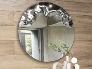 Настенное зеркало