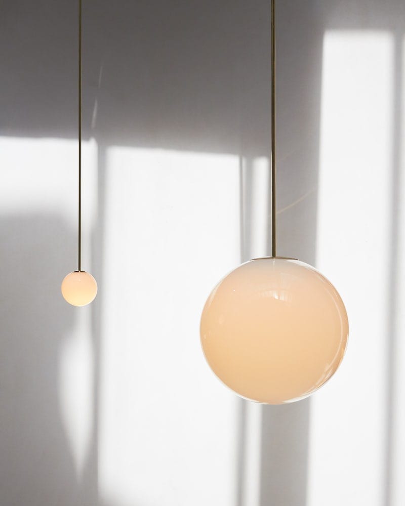Опаловое стекло светодиодный подвесной светильник Michael Anastassiades Архитектурная латунь ARCH-00070530 - Вид №3