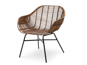 Кресло из ротанга с подлокотниками