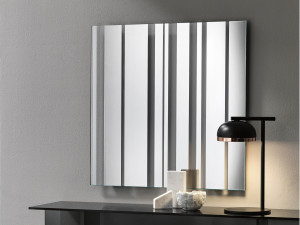 Квадратное настенное зеркало