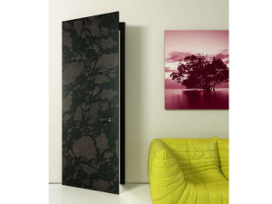 Деревянные распашные двери