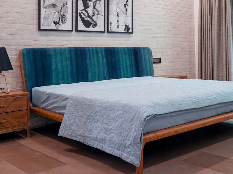 Двуспальная кровать из тикового дерева с мягким изголовьем Alankaram NILLYN ARCH-00079838 - Вид №3