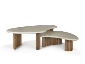 Низкий садовый стол из бетона и тика