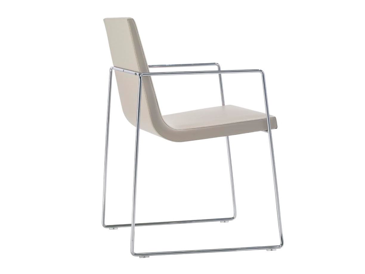 Штабелируемый стул с мягкими салазками Andreu World Линейный комфорт ARCH-00008387 - Вид №1