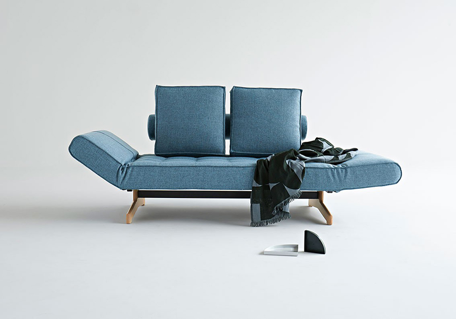 Диван Ghia с ножками из лакированного дуба и черной рамой, голубой Innovation Living GHIA525 - Вид №6