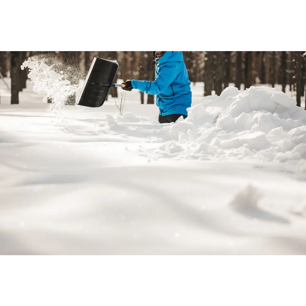 Лопата для уборки снега Fiskars X-series 52x143 см пластик с черенком STLM-2085716 - Вид №7