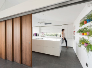 Система телескопических и синхронизированных дверей