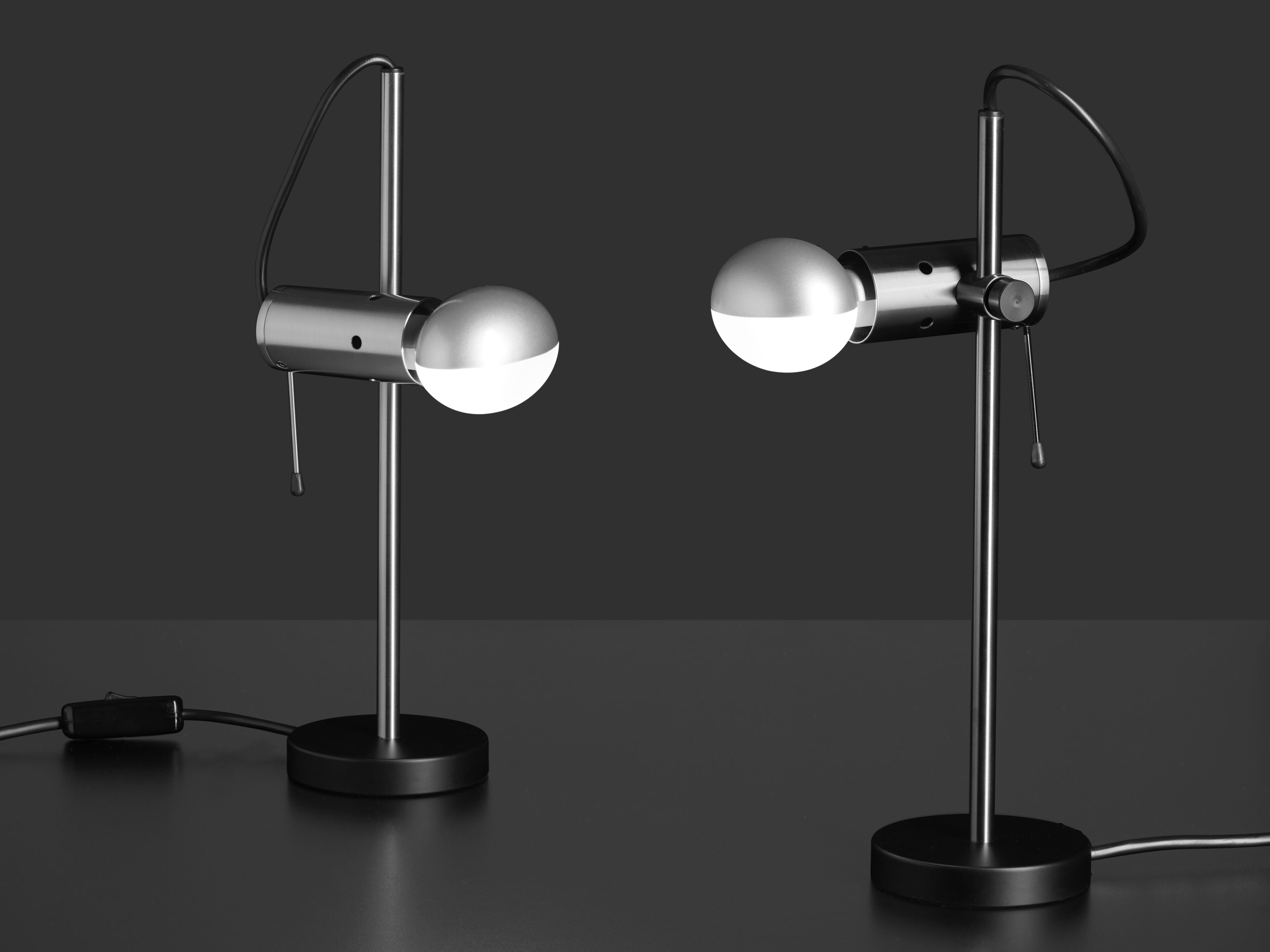 Регулируемая металлическая настольная лампа Oluce Agnoli ARCH-00077752 - Вид №1