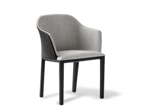 Мягкое кресло с подлокотниками