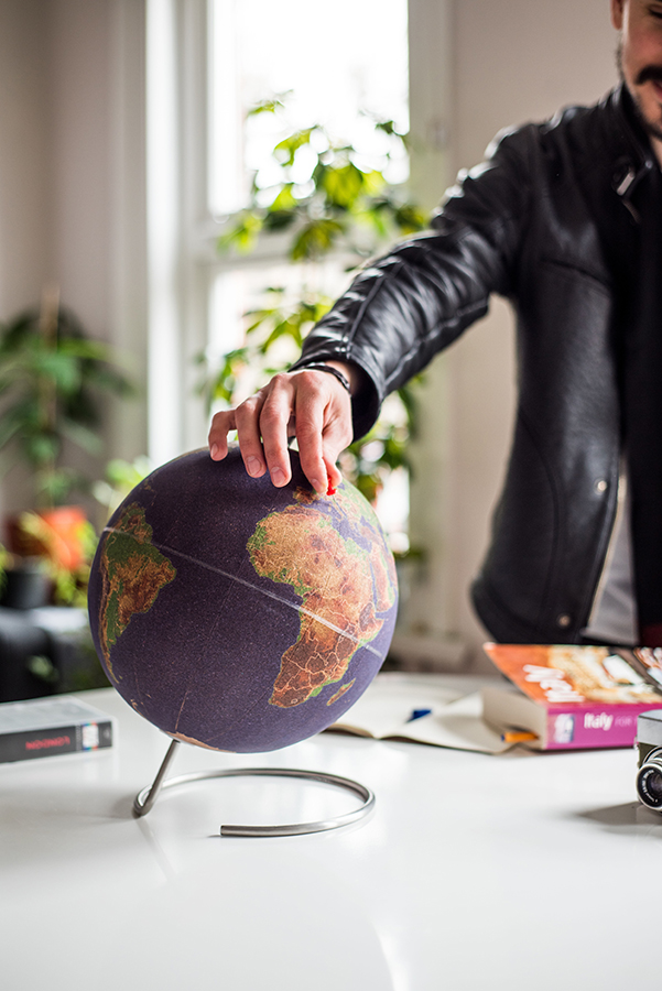 Глобус цветной Colour большой SUCK UK SKCORKGLOBE3 - Вид №8