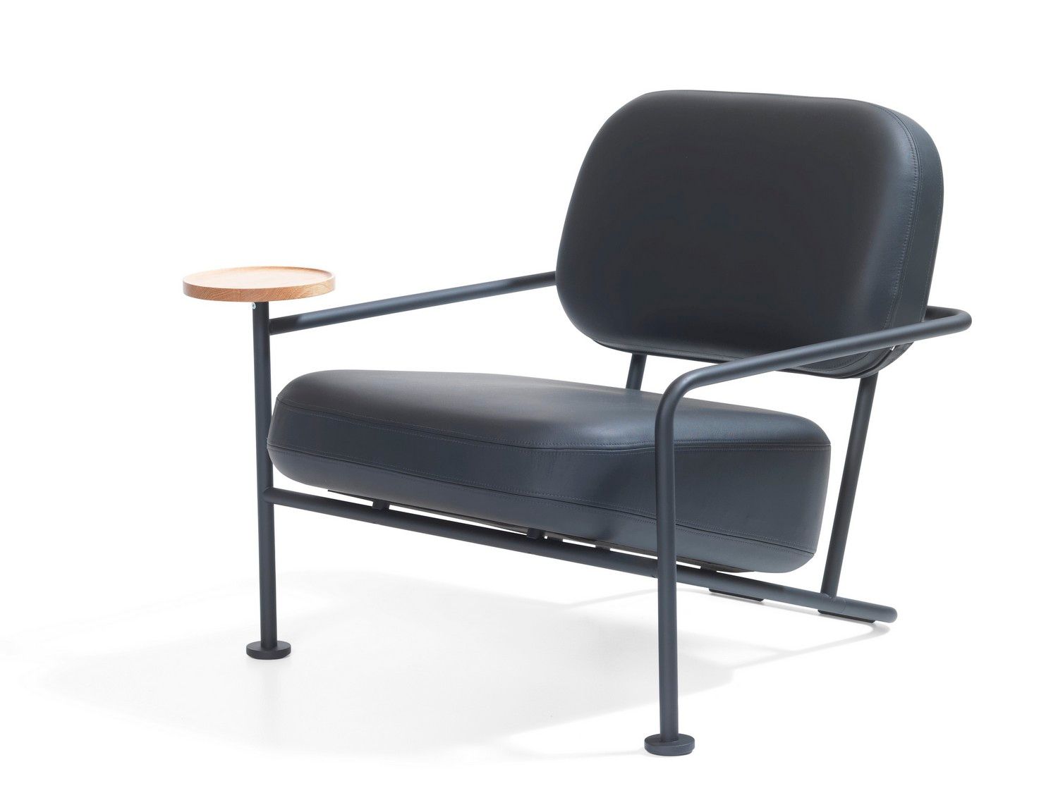 Кожаное кресло с подлокотниками Bla Station Åhus ARCH-00050667