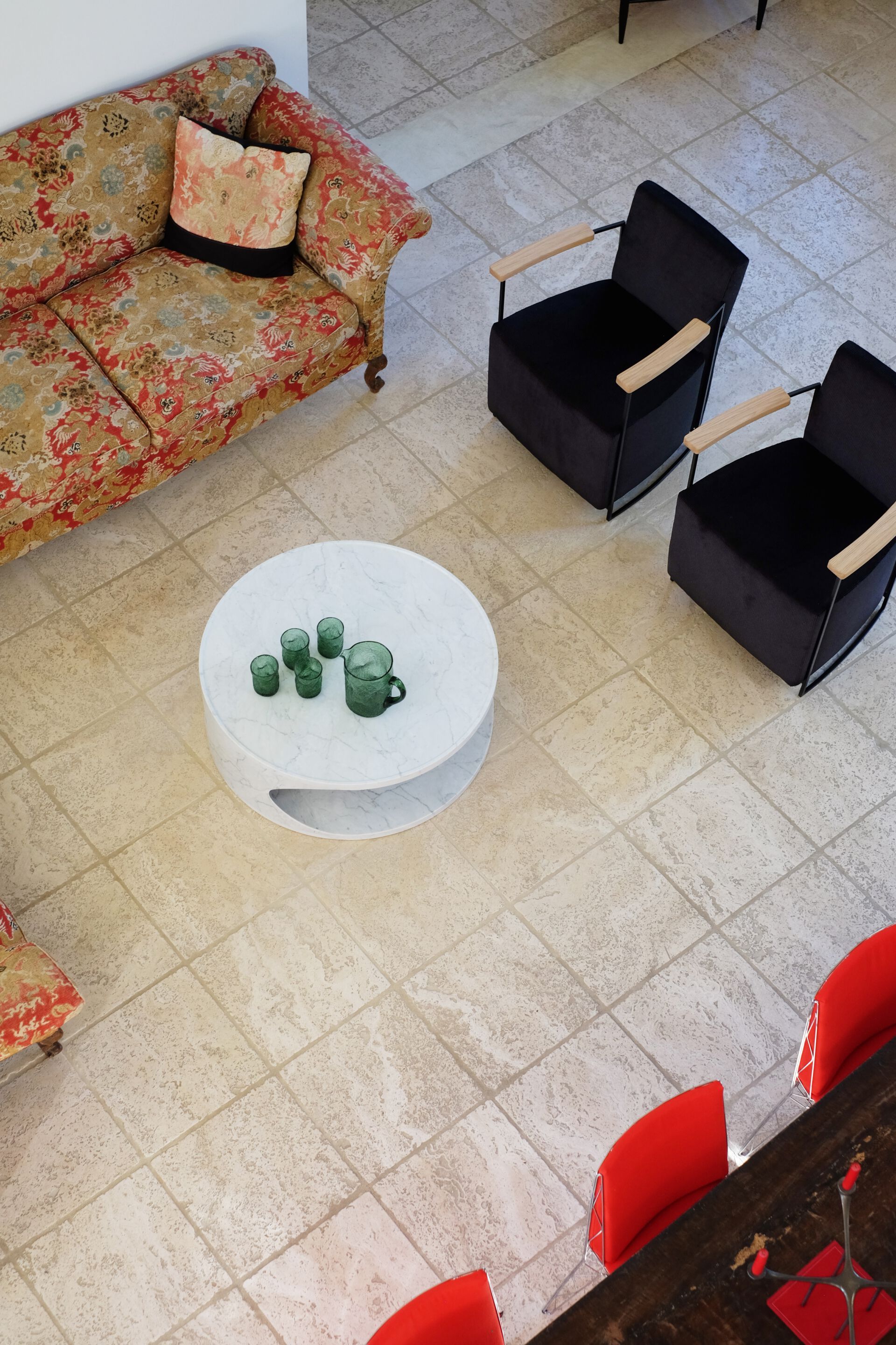 Низкий круглый журнальный столик из каррарского мрамора EPÒNIMO Roll ARCH-00140846 - Вид №6