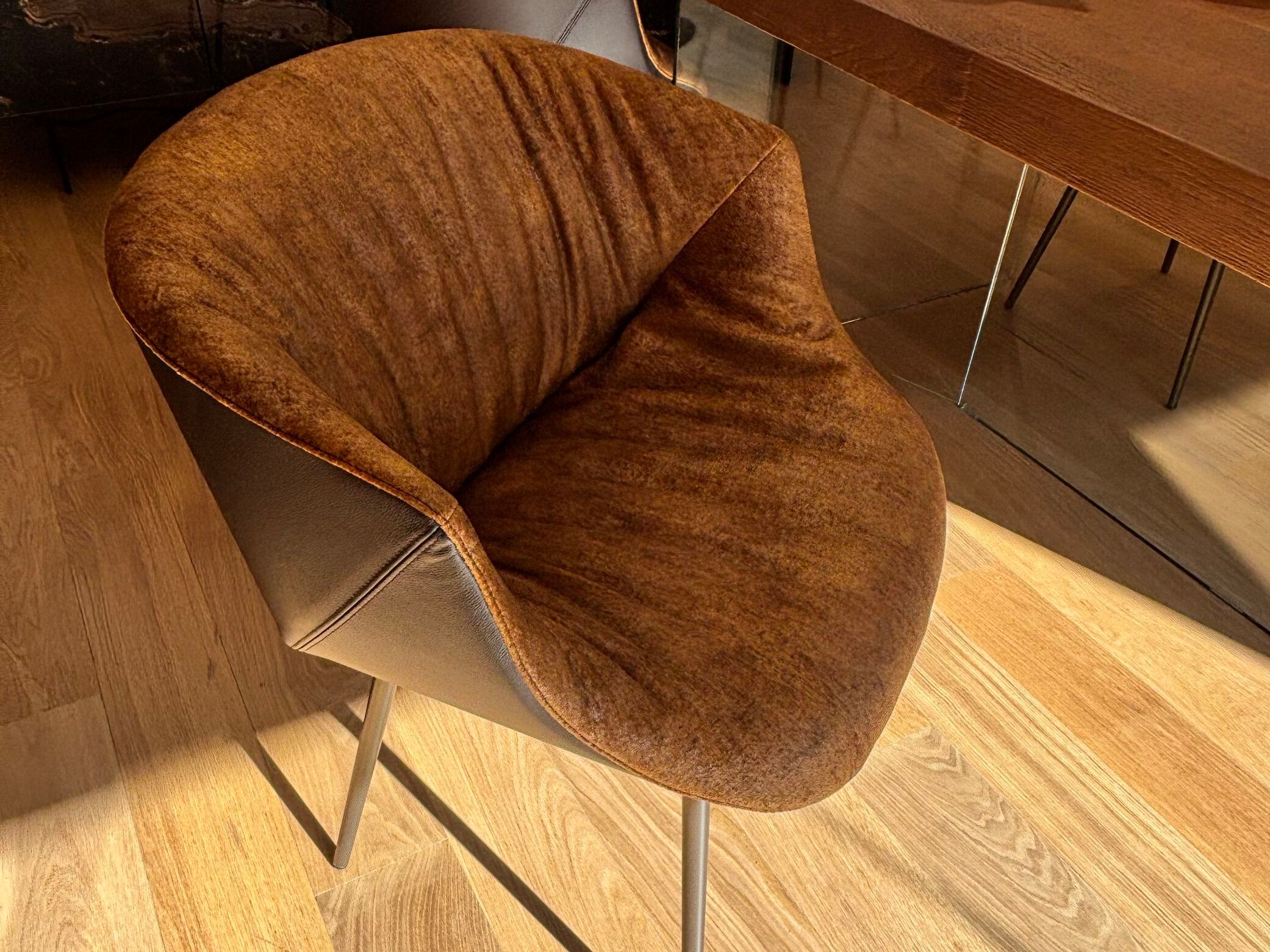 Кожаный стул с подлокотниками In Stock озеро ARCH-00150356