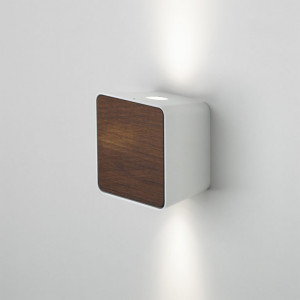 095082 Уличный настенный светильник 2 белый + дерево ироко Marset Lab